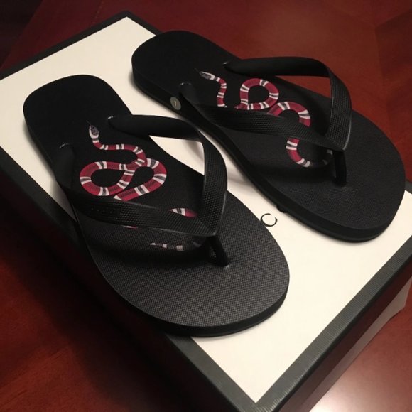 LAST DROP Men's Gucc Black Snake-print Flip Flops - Picture 2 of 6